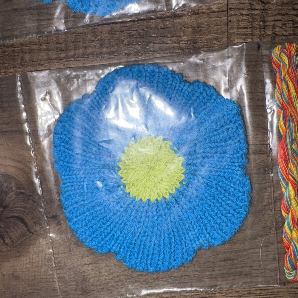 Crochet flower coasters - Picture 6 of 10